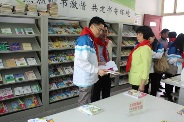 “港华轻风行动”走进汨罗江畔