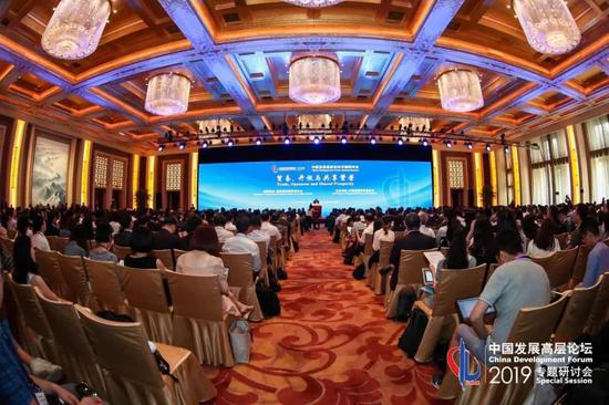 刘世锦：以人力资本为核心，形成国民经济运行新循环
