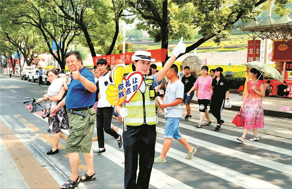 人保服务 ,拥有“如意行”驾乘险，出行更顺畅！_2025年冻干食品产业现状及趋势分析