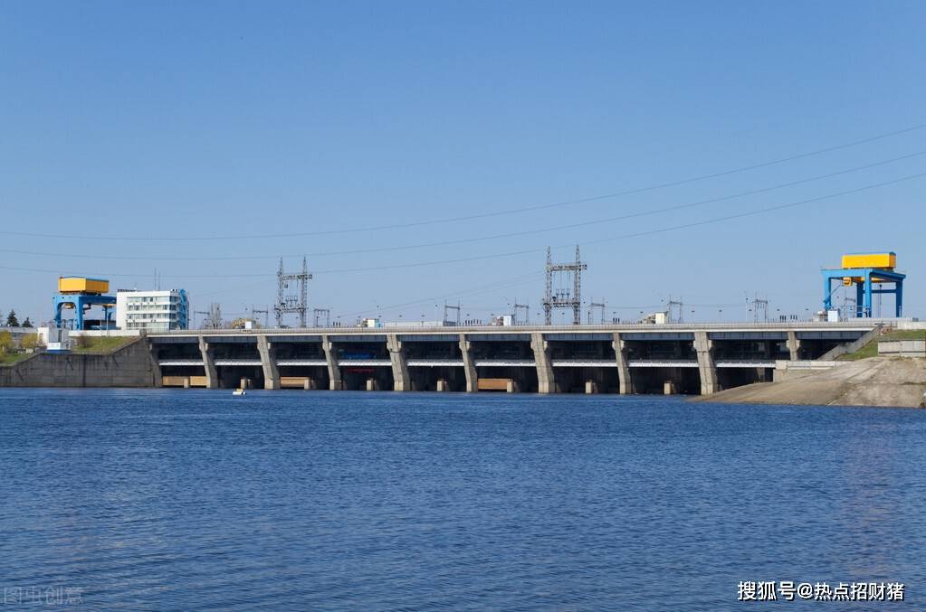 东方锆业董事冯立明增持1万股，增持金额7.25万元