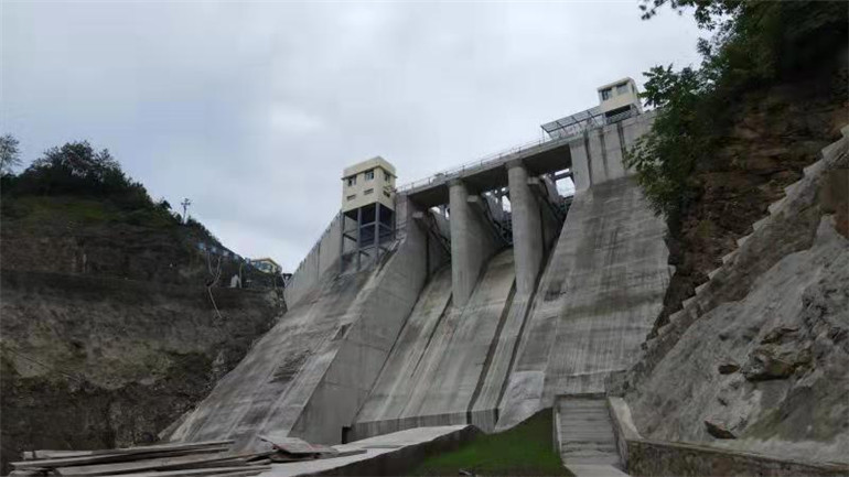 保龄宝：目前“年产2500吨HMOs建设项目”建设已经完成，开始小批量生产