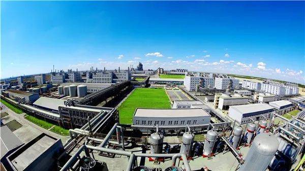 中泰化学：公司持有参股公司厦门凯纳15.18%股权