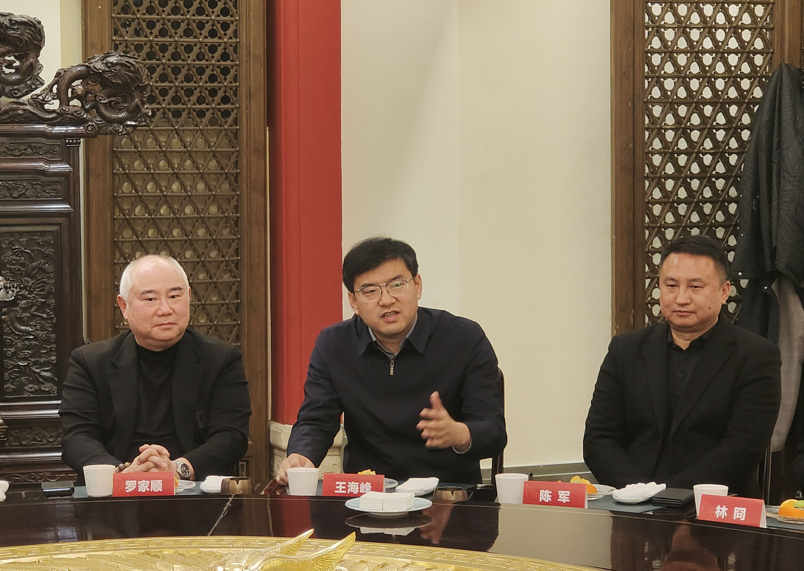 中国饭店行业：2025正面临着前所未有的机遇与挑战_人保车险   品牌优势——快速了解燃油汽车车险,人保财险 