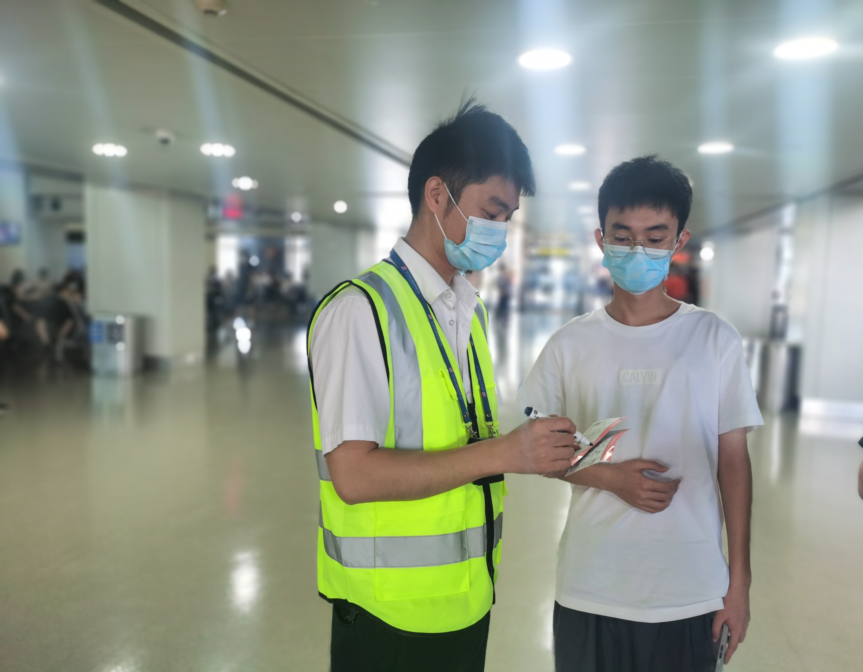 人保伴您前行,拥有“如意行”驾乘险，出行更顺畅！_2025年面包行业市场分析及产业投资报告