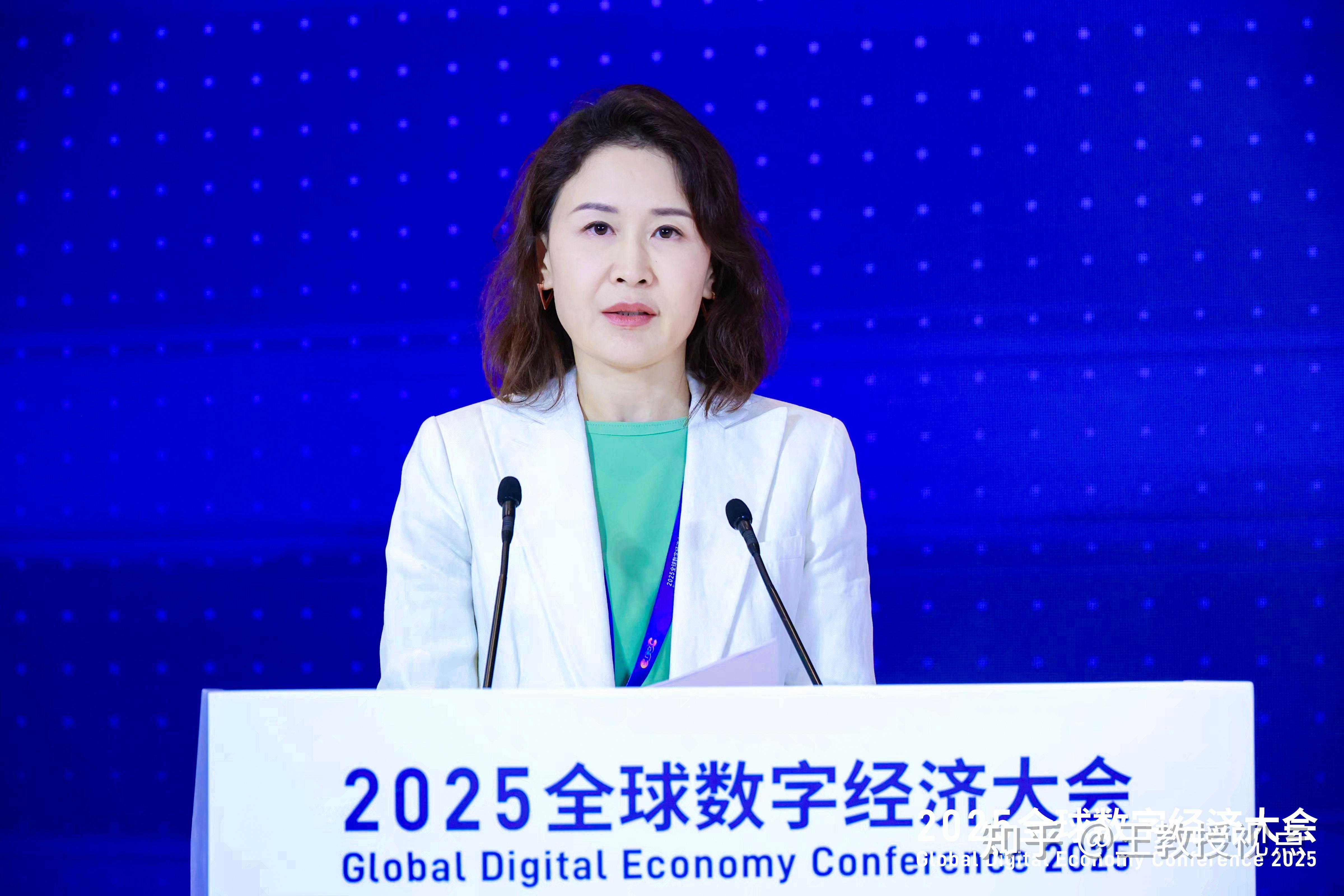 2025年区块链技术行业：从“小众实验”转向“数字经济基础设施”_人保服务 ,拥有“如意行”驾乘险，出行更顺畅！