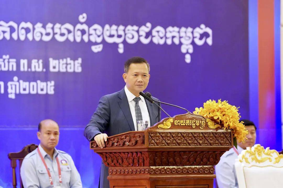 泰、柬冲突，火箭弹，战机齐上阵！柬埔寨首相发声：别无选择，只能以武力回应！泰国：关闭与柬边境所有口岸