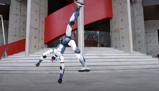 宇树科技发布H2仿生人形机器人