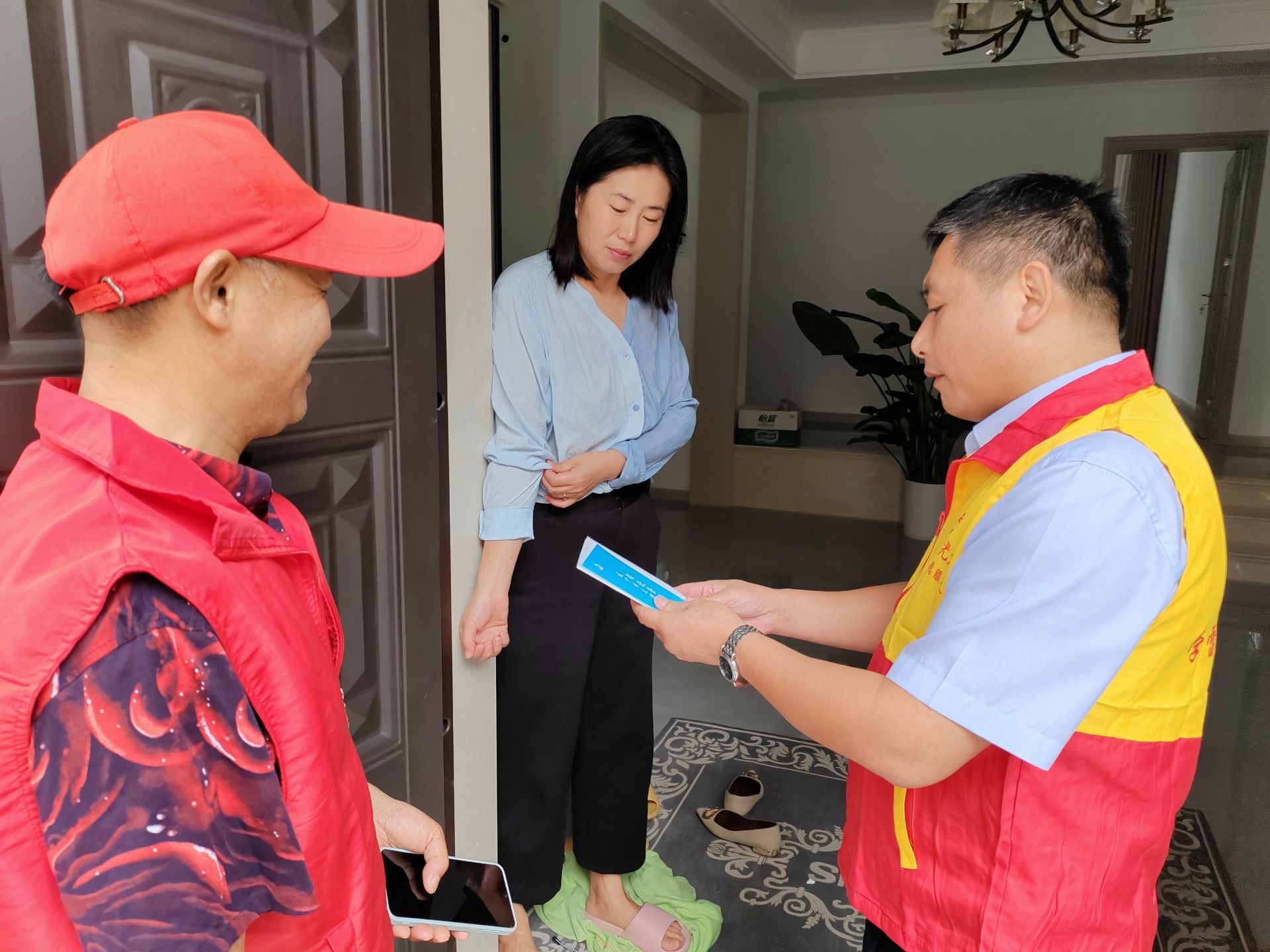 人保财险政银保 ,人保有温度_从“加热工具”到“生活伴侣”：2026年电热饭盒行业的价值重塑与进阶之路