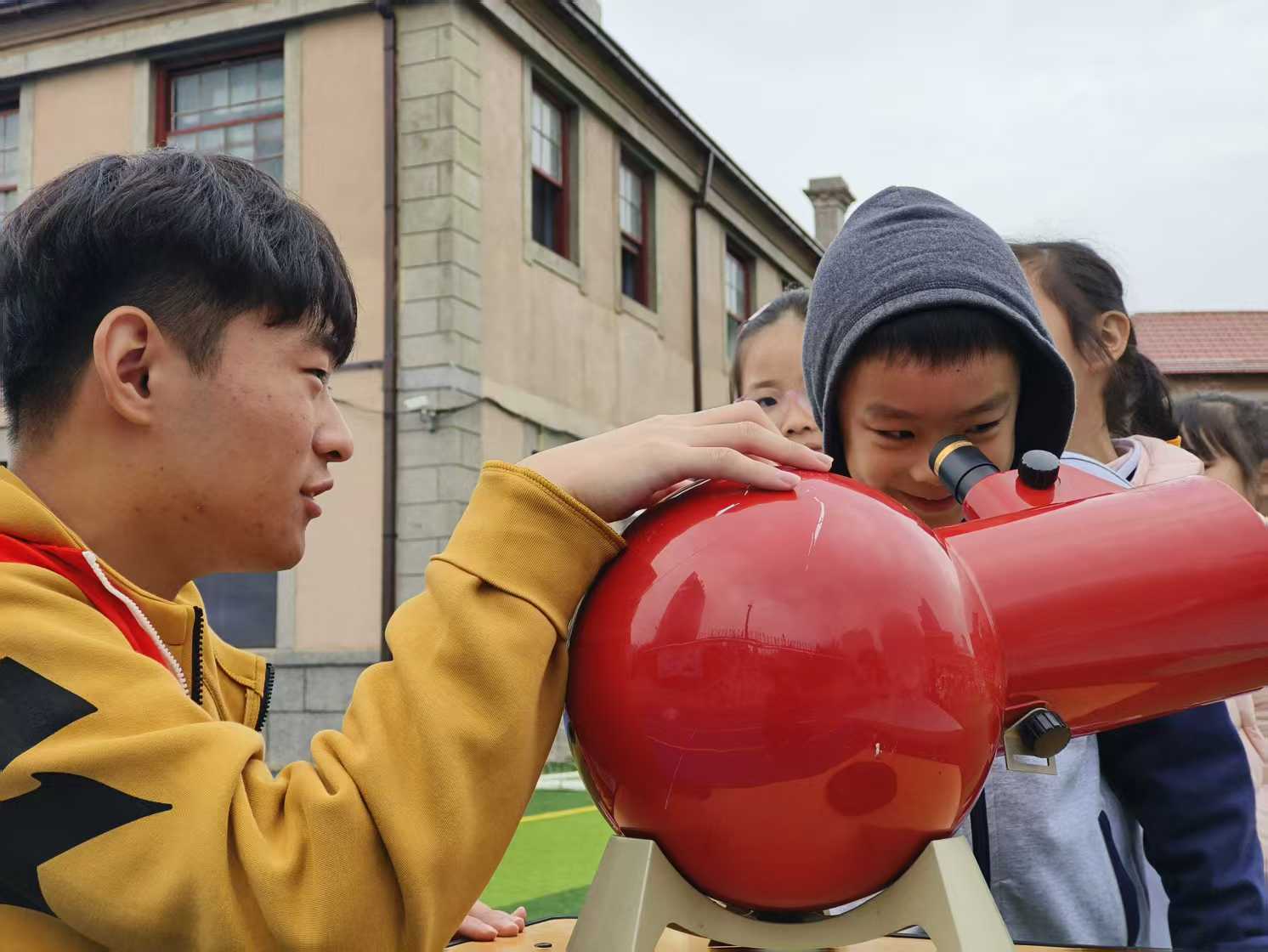 我国科技人员揭秘44.8亿年的“太阳系活化石”