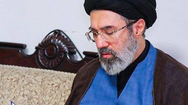 枪手身份曝光！ 持多种武器 硬闯安检关卡 是否与伊朗战争有关？