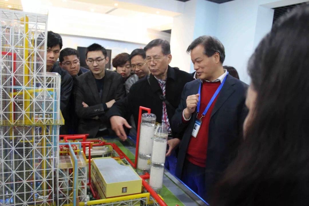 鼎熔岩：公司目前没有特种气体业务