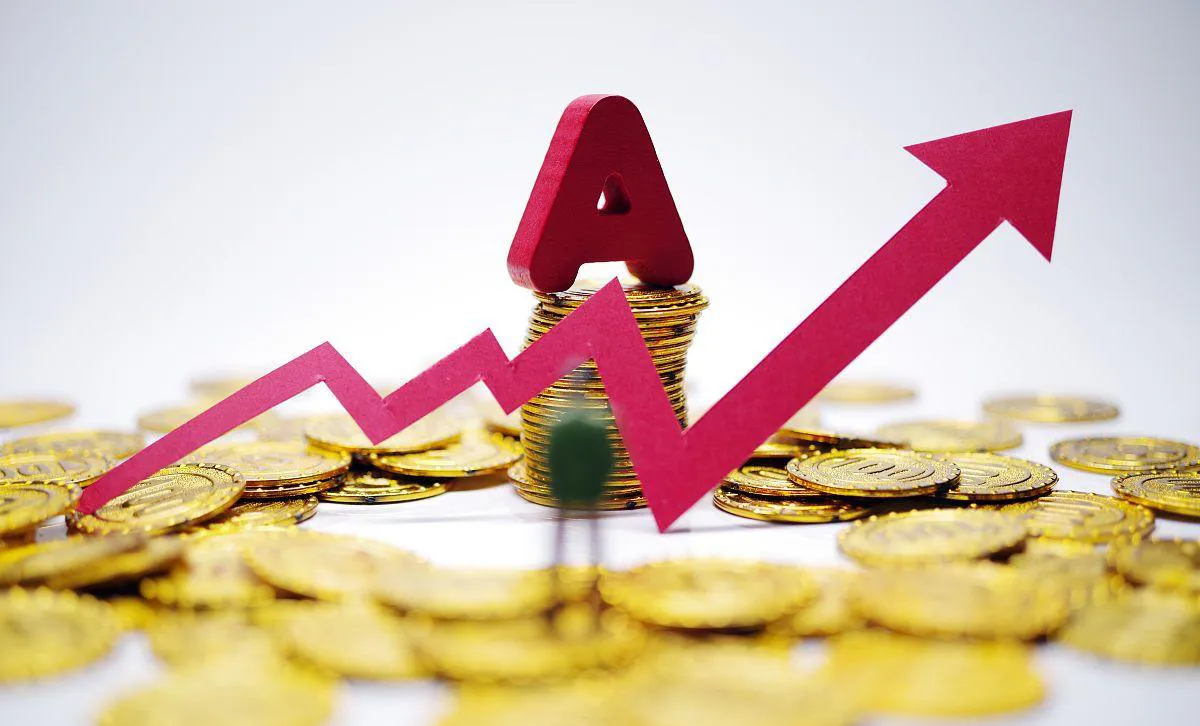 意大利10年期债券收益率下跌10个基点至3.76%，为自5月11日以来的最低位
