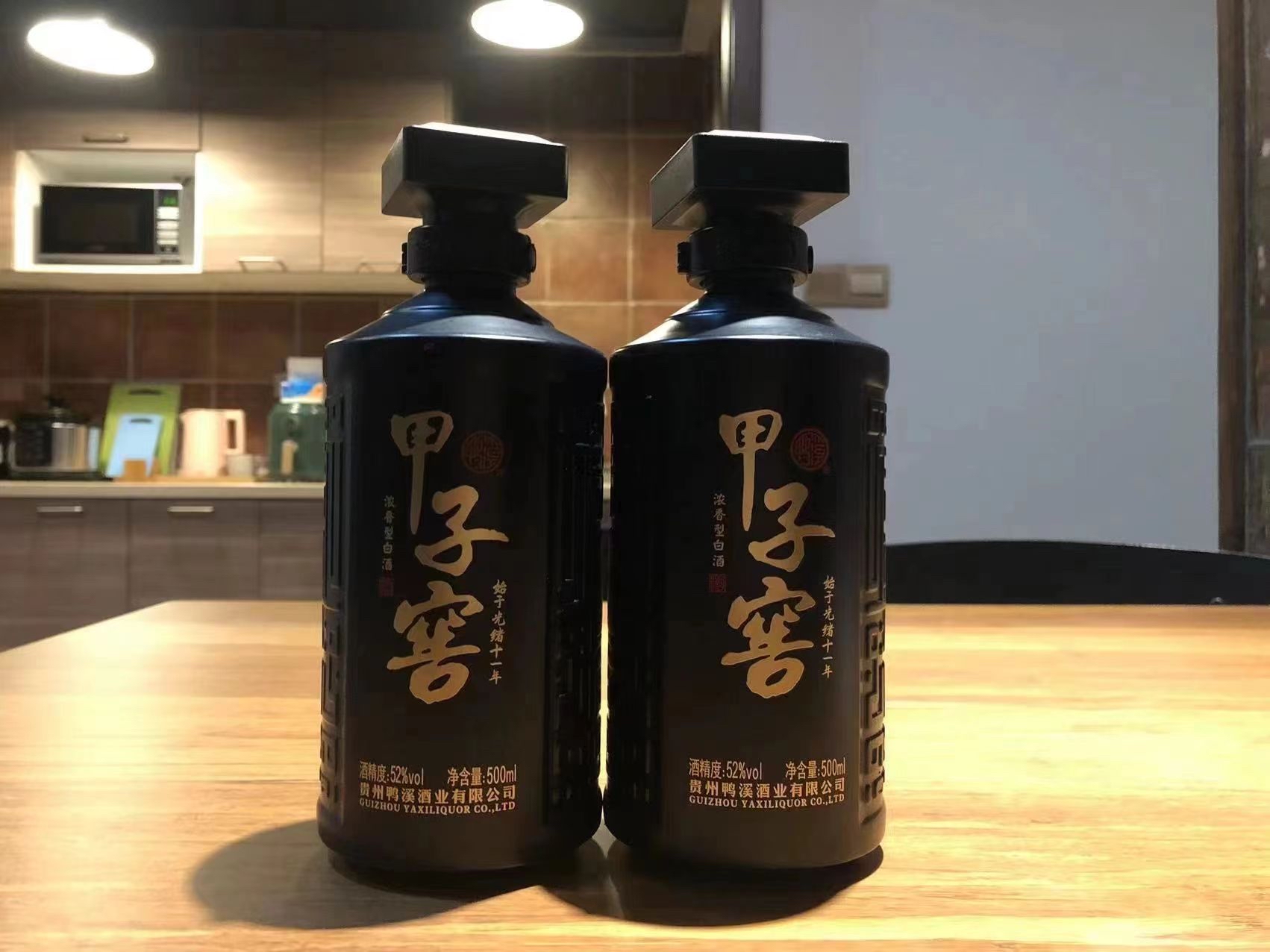 白酒业加速年轻化，茅台、五粮液等T9品牌在美团闪购首发“小酌瓶”新品