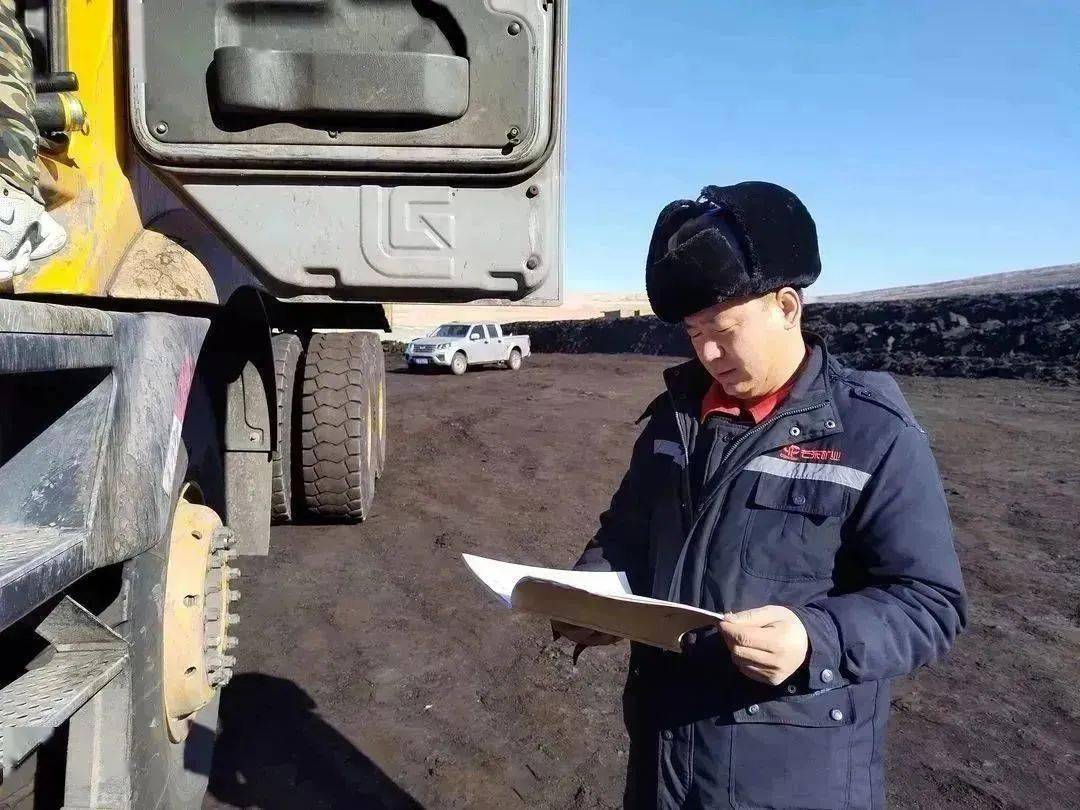 自然资源部副部长许大纯会见布基纳法索能源矿业和采石部部长