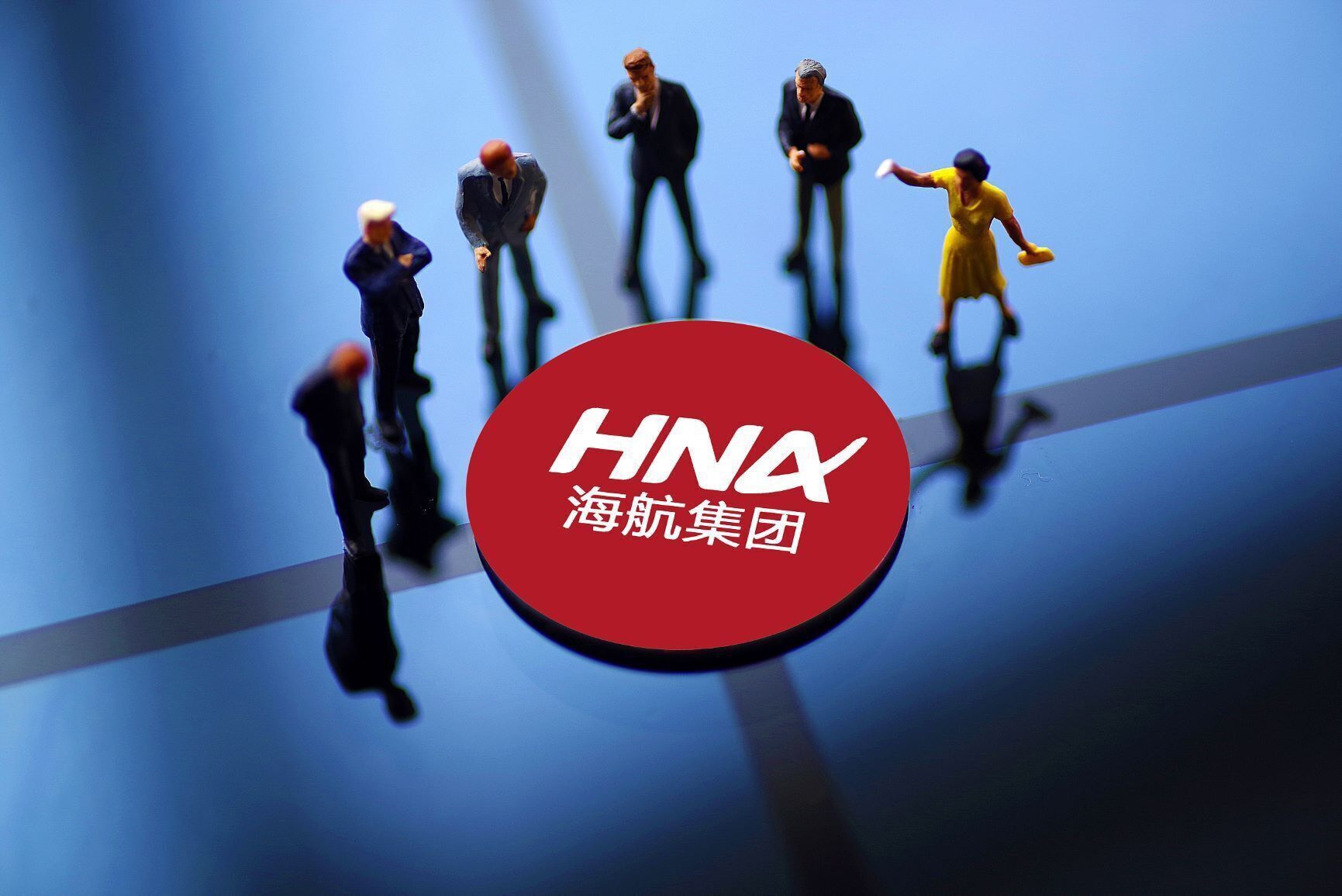 两只A股，“摘星脱帽”